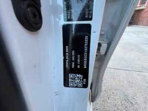 Toyota Hilux SR 4×4 (2023) – 2.8L diesel turbo engine